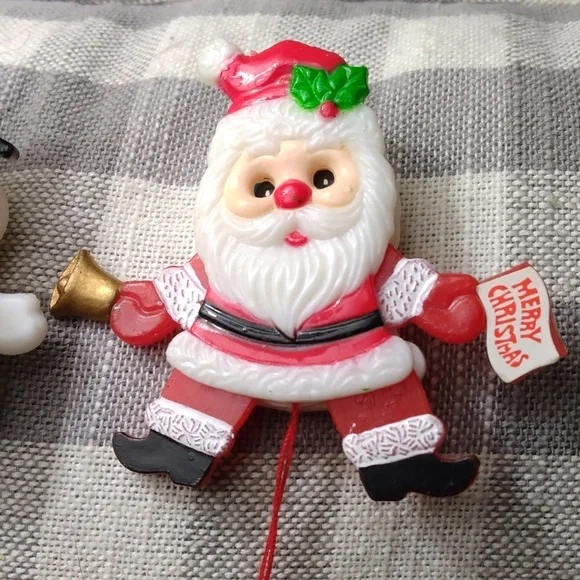 Pins,Christmas 3 pin set, pull bell  and parts move, very cute set. - Picture 4 of 7
